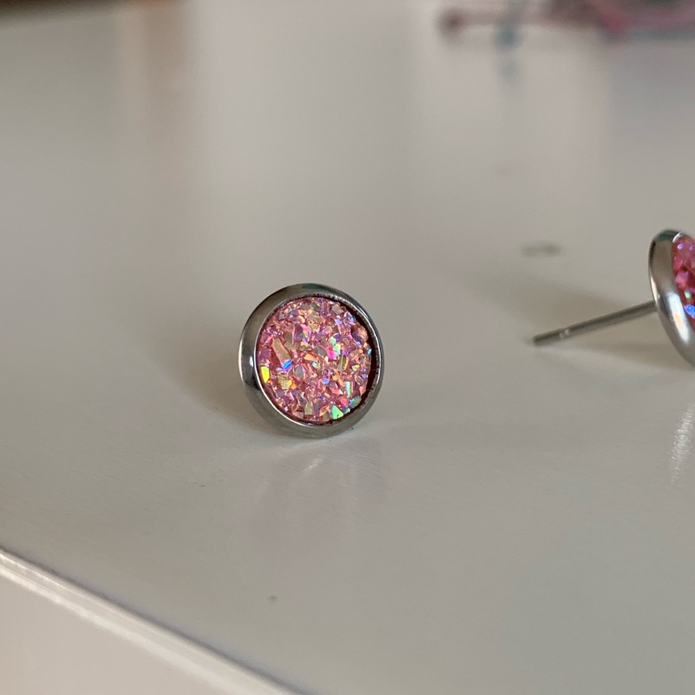 💎 HANDCRAFTED pink diamond stud earrings 💎 - Picture 2 of 3